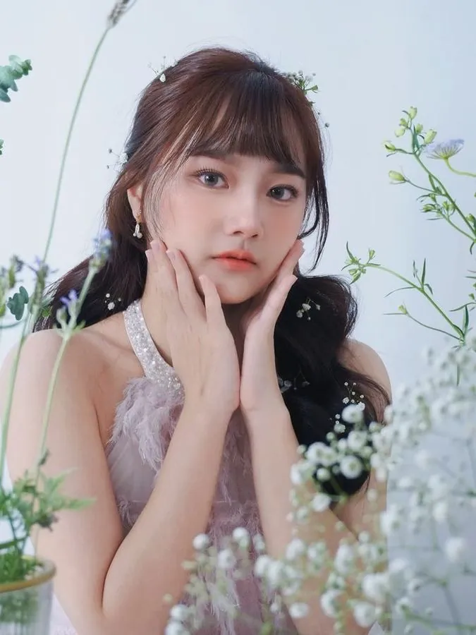 Nina 老師彩妝作品：花草系清新妝容